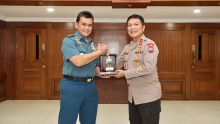 Kapolda Jatim Menerima Kunjungan Kehormatan Pangkoarmada II dan Danlantamal V Surabaya di Polda Jatim