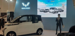 Wuling Resmi Luncurkan Mobil Listrik Air ev Ramah Lingkungan di Kota Pahlawan
