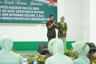 Komandan Korem 084/BJ Pimpin Serah Terima Jabatan Kasi Pers Kasrem