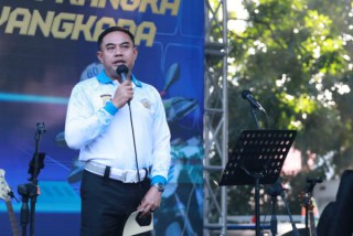 Jelang HUT Lalu Lintas ke-67, Ditlantas Polda Jatim Gelar Jalan Sehat Bersama Pelajar dan Masyarakat