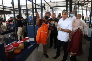 Baru Diresmikan Cak Eri Cahyadi, Pasar Penjaringansari Lebih Modern