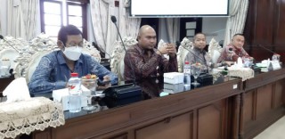 Paparan 100 Kerja, Eri Cahyadi Minta PD Pasar Surya dan RPH Berkolaborasi