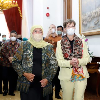 Gubernur Khofifah Terima Kunjungan Dubes Swedia, Bahas Rencana Investasi Sektor Transportasi Publik