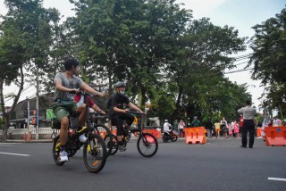 Surabaya Turut Semarakkan World Walking Day di Taman Bungkul