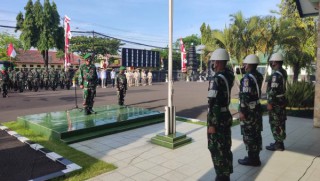 Kasdim 0830/Surabaya Pimpin Upacara Bendera Hari Senin
