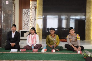 Polres Bondowoso Gelar Dzikir dan Doa Bersama Ulama untuk Korban Tragedi Kanjuruhan