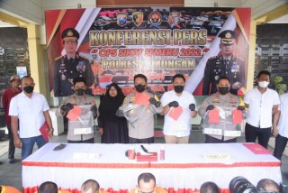 Polres Lamongan Berhasil Mengamankan 11 Pelaku Pencurian Ternak dan Motor*