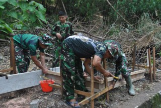 Satgas TMMD, Akan Wujudkan Desa Kramat Miliki Gapura Yang Iconic.