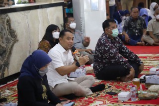 Bangunan Warga Tutupi Saluran Air, Wali Kota Eri Cahyadi : Muncul Banjir karena Tak Jaga Lingkungan