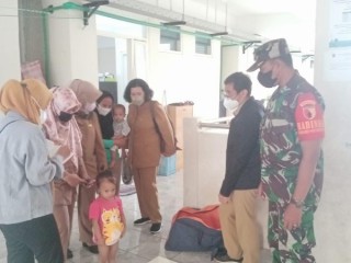 Babinsa Babat Jerawat Lakukan Pendampingan Kunjungan Balita Stunting di Wilayah