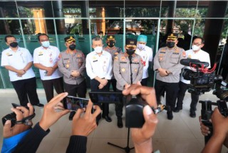 Respon Cepat Kapolda Jatim yang Baru Kunjungi Korban Tragedi Kanjuruhan di RSSA Malang