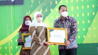 Pemkot Surabaya Raih Penghargaan Peduli Ketahanan Pangan 2022