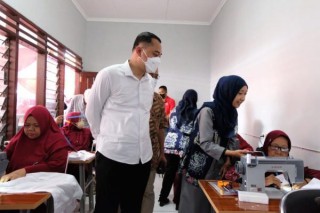 Program Padat Karya Surabaya jadi Percontohan dalam Penanggulangan Kemiskinan