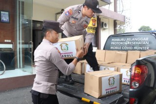 Polres Trenggalek Salurkan Bansos `Bhayangkari Peduli` untuk Korban Banjir