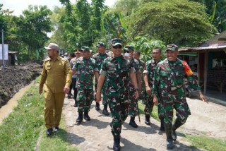Komandan Korem 084/Bhaskara Jaya Meninjau Pelaksanaan TMMD Ke 115 Kodim 0817/Gresik