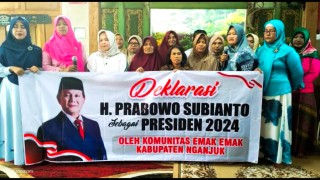 Ratusan Emak-Emak Kabupaten Nganjuk Deklarasi Prabowo Presiden