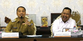 Bertemu, Wali Kota Eri dan Bupati Gresik Bahas UHC dan Infrastruktur Surabaya Raya