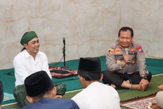 Kapolda Jatim Silaturahmi dengan Tokoh Agama di Ponpes Rejo Darul Mustofa Malang