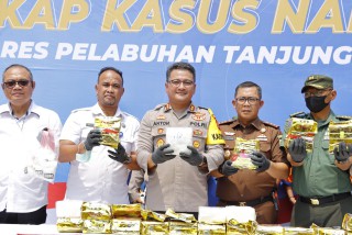 Polres Tanjung Perak Musnahkan Barang Bukti Puluhan Kilogram Narkoba