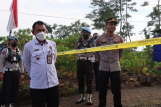 Polres Ngawi bersama Dinkes Lakukan Fogging Pasca Banjir, Antisipasi Deman Berdarah