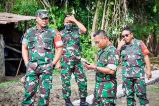Dandim Gresik Tinjau Proses Akhir Pembangunan Program TMMD Ke-115 Di Desa Kramat.