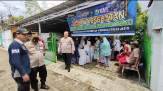 Di Banyuwangi, Tim Bidokkes Polda Jatim Buka Posko Kesehatan 24 Jam