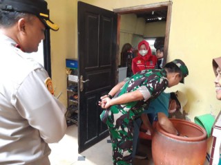 Koramil Benowo Peduli Berantas Sarang Nyamuk