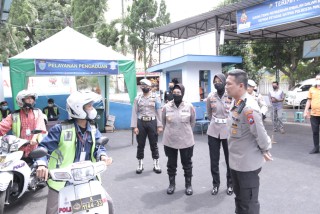 Pastikan Pelayanan SIM Sesuai Prosedur, Kapolresta Malang Kota Sidak Satpas