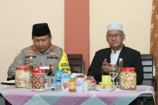 Kapolda Jatim Silaturahmi di Ponpes Darussalam Blokagung Banyuwangi