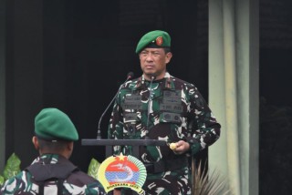 Amanat KASAD dibacakan oleh Danrem 084/BJ pada Upacara Bendera