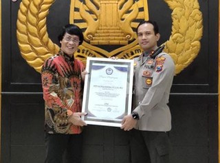 Kapolres Sumenep Raih Penghargaan dari LPAIg