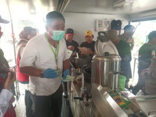 Food Truck Brimob Polri Sediakan 18.000 Paket Makanan Bagi Pengungsi Gempa Cianjur