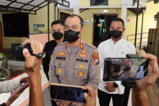 Kapolres Malang Berikan Motivasi dan Santunan untuk Kesembuhan Anak Korban Perundungan