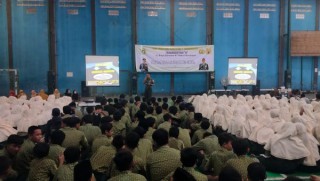 Cegah Kenakalan Remaja, Koramil 0830/06 Benowo Berikan Materi Wasbang Kepada Pelajar