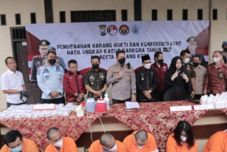 Polresta Malang Kota Ungkap 7 Kasus Narkoba, Ratusan Ribu Pil LL dan 7 Tersangka Berhasil Diamankan