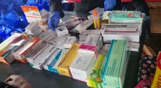 Tim medis Brimob Polri jemput bola beri pelayanan kesehatan pengungsi gempa Cianjur