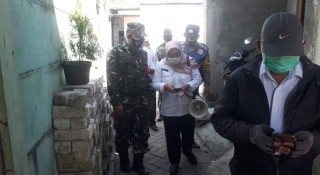 Masuk Musim Hujan, Babinsa Bersama Tiga Pilar Himbau Warga Jaga Kebersihan