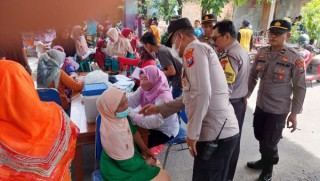 Gandeng Bidan Desa dan Urkes, Polres Nganjuk Buka Gerai Vaksin Covid-19