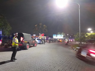 Ciptakan Kamtibmas Kondusif, Polres Gresik Gelar Patroli Rutin di Malam Hari