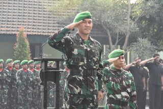 Kepala Staf Korem 084/BJ Pimpin Upacara Bendera