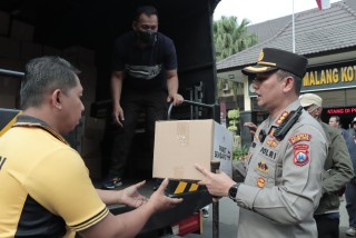 Polresta Malang Kota Berangkatkan Bantuan Kemanusiaan ke Lumajang
