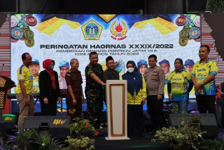Ikut Berkontribusi dalam Porprov 2023, Kapolres Gresik Diganjar Penghargaan