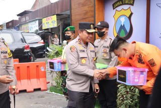 Kunjungi Pos Pam di Nganjuk, Kapolda Jatim Minta Waspadai Gangguan Kamtibmas dan Lonjakan Arus Lalulintas