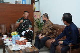 Danrem 084/BJ Berkunjung ke Universitas Merdeka Surabaya