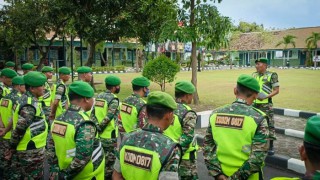Patroli Rutin Jelang Nataru, Kodim 0817/Gresik Pastikan Situasi Tetap Kondusif.