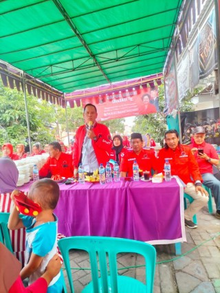 Peringati HUT ke - 76 Ibu Megawati Soekarnoputri , Ketua Fraksi PDIP DPRD Kota Surabaya Gelar Tasyakuran dan Dapur Umum