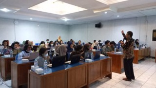 Tingkatkan Kualitas Artikel Ilmiah Mahasiswa, FIA Gelar Pelatihan Mendeley dan Penulisan