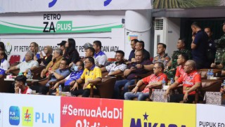 Dandim Gresik ikut Mendampingi Presiden RI ke-6 Menyaksikan Pertandingan Voli Proliga di Gresik.