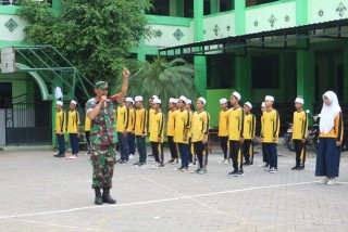 Metode Wasbang Cara Efektif Babinsa Manyar Untuk Membentuk Generasi Muda Berkualitas.