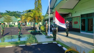 Kodim 0830/Surabaya Utara Gelar Upacara Bendera Rutin Hari Senin
